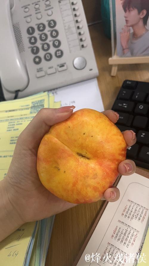 BLG深夜分享美食:今日份夜宵已就位,大厨努力学习新菜系中 BLG深夜分享美食:今日份夜宵已就位,大厨努力学习新菜系中