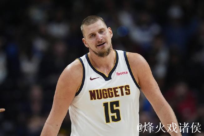 琼斯接球约基奇助攻三分命中，掘金加时赛开局打出7-0