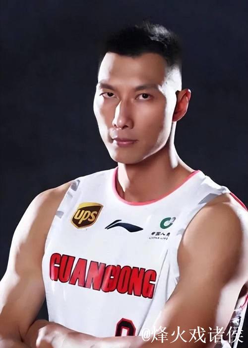 易建联沉默引关注 能否一笑化解争议？